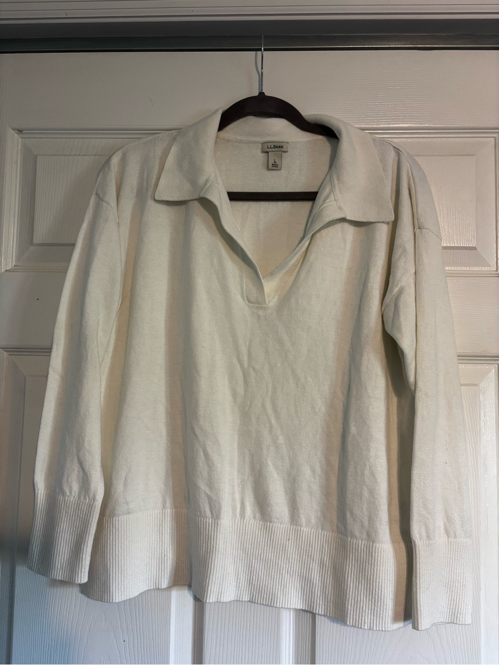 L.L. Bean Women's Cream V-Neck Collared Knit Pullover